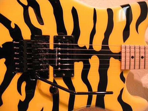 ESP-M1-Tiger-Guitar-Body.jpg (600x450 -- 67244 bytes)