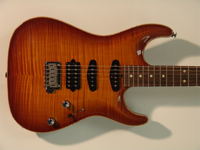 Suhr-Carve-Top-Amber-Flame-1.jpg (640x480 -- 0 bytes)