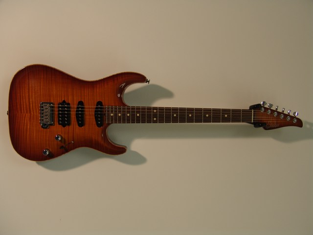 Suhr-Carve-Top-Amber-Flame-2.jpg (640x480 -- 0 bytes)